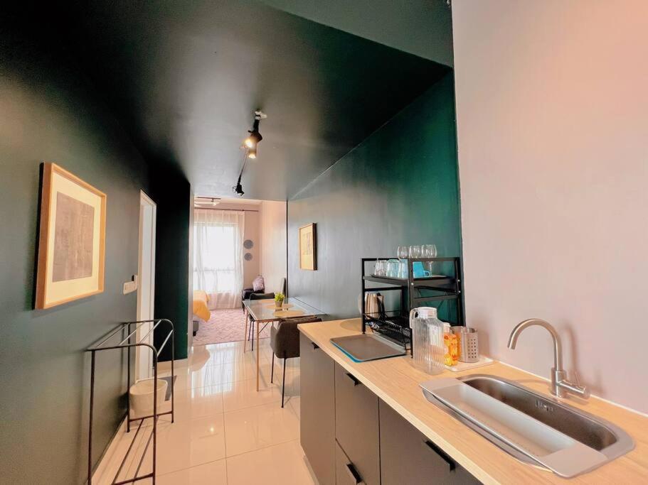 Studio Staycation D'Sara @ Linked Mrt, Near Thomson Hospital & Sungai Buloh Hospital Exteriör bild